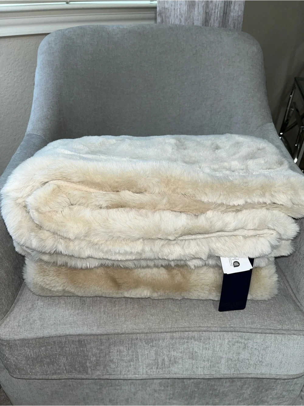 1-RACHEL ROY NWT IVORY RABBIT FAUX FUR LUXURY THROW BLANKET